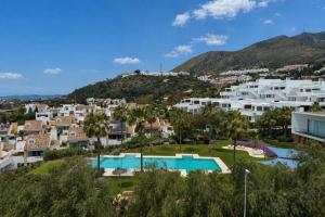 Luxury 4-Bedroom House Rental in Benalmádena with Private Pool