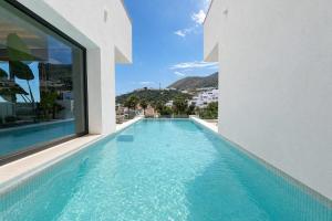 Luxury 4-Bedroom House Rental in Benalmádena with Private Pool