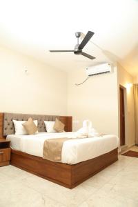 Crown Town Hotel - Kalamassery