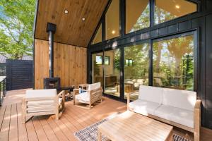 Birch at Arcadia Hills Luxury Couples Cabin