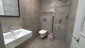 Hotel O R R International