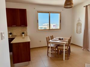 Boho Sun Retreat - Airy 2BR - Walk2Beach - Larnaca