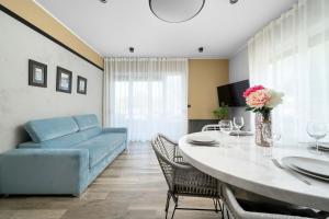 Przestronny Apartament z Ogrodem by Noclegi Renters