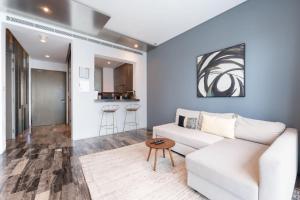 Free Housekeeping Visits During Your Stay - StayShort - Elegant 1 Bedroom in Dubai Marina that Sleeps 4