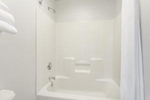 Double Room with Two Double Beds - Non-Smoking room in Baymont by Wyndham Duncan/Spartanburg