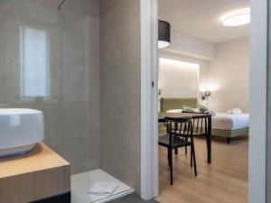 BE-Co Business Triple Suite