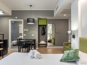 BE-Co Business Triple Suite