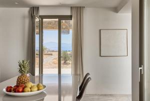 Brand new Luxury house near Molos beach!