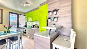 The Violet Bloom Parkside Apartment in Geo Milev by KeyBox