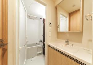 STAYAT OSAKA SHINSAIBASHI east - Twin Room