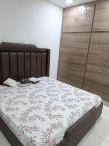 2 Bed 1 Living 1 Kitchen in heart of city close to Busstand