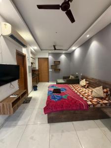 Stylish studio ! High -Rise view in noida