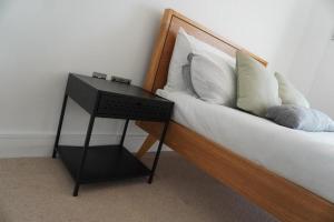 City Centre - Apt - Sleeps4 - Canal View - Parking