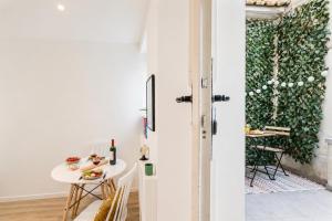 Charming Studio with Terrace near Eiffel Tower