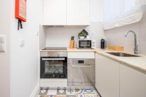 Oporto Tiles Mezzanine by Hopstays
