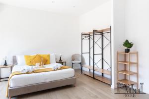 Caput Mundi Rooms - 100mt to Metro A, Terrace, A-C, 15 min to center