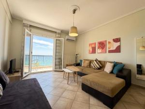 Zeus balcony by Infinity