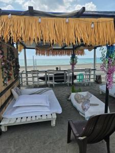 Baroro - Private beach villa with pool