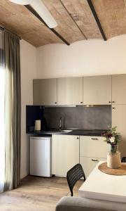 Cozy Apartment in Sants