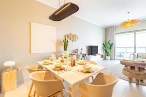 Coastal Retreat - 1BR - Beach access - Saadiyat - Near Zayed Museum, Louvre, Cultural District