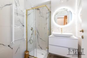 Caput Mundi Rooms - 100mt to Metro A, Terrace, A-C, 15 min to center