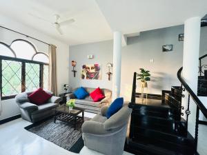 9BHK EMERALD ESTATE RETREAT by GRStays