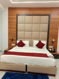 Hotel Abhinandan Palace Near Shree Ram Mandir