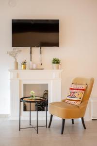 Piave suite | Modern studio con balcone in corte storica