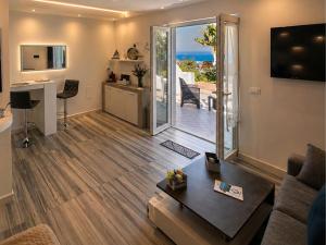 Barracuda Suite Sea View & Dinner Experience