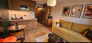 Studio Golfe Juan bord de mer - parking & piscine