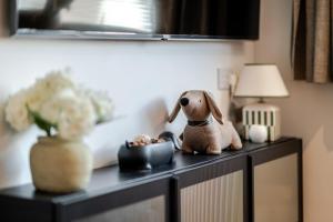 Group-Friendly Flat - 3 Beds, a Sofa Bed & Parking