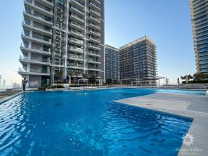 Upscale 1 Bedroom Apartment - Private Beach - Atlantis & Sea View