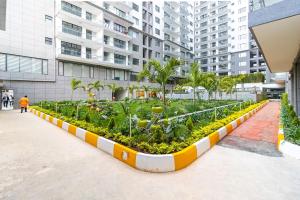 Modern 2BR Alina Harbour, Pool, Gym, Walk to Yaya Centre