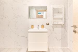 Cosmic Apartments 2BR NorD10 by Alezzi -free parking