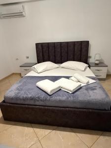 Trojan Apartment
