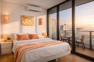 Orbi City Sea View Deluxe Apartment