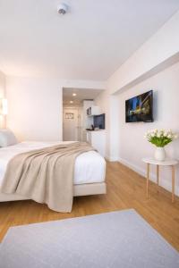 Orbi City Sea View Deluxe Apartment