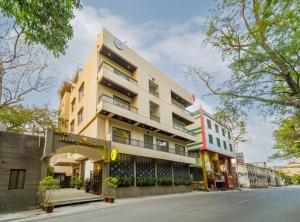 Tripli Hotels Shourya Residency