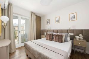 2-Bedroom with balcony & parking-Krowoderska 52