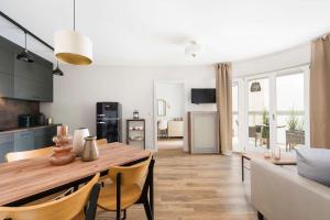 2-Bedroom with balcony & parking-Krowoderska 52