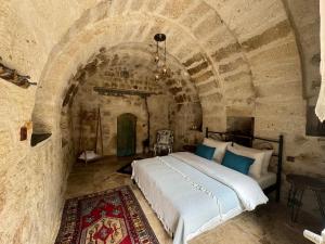 Cemil Köyü Cave House