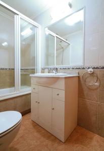 Apartamento con piscina y vistas al mar en Raxó