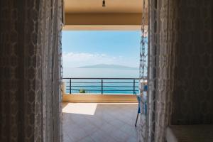 Serenity Seaview Apartment Sarande