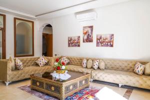 Riad Villa with Private Pool & Transport Marrakech