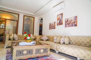 Riad Villa with Private Pool & Transport Marrakech