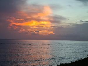 Oceanview Studio Apt w Pool Bar & Beach Access