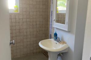 Oceanview Studio Apt w Pool Bar & Beach Access