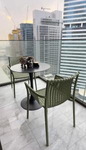 Accessible to Downtown Fully Furnished Studio