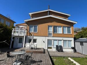 An entire floor in a beautiful villa, close to Arlanda Airport