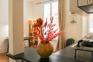 Quiet charming Pigalle-Abbesses flat